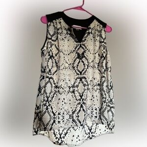 Black and White snake print Sleeveless Top